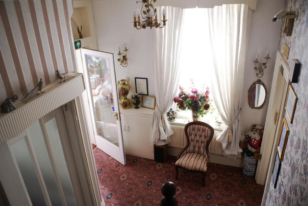 The Highfield Private Hotel Blackpool Exteriör bild