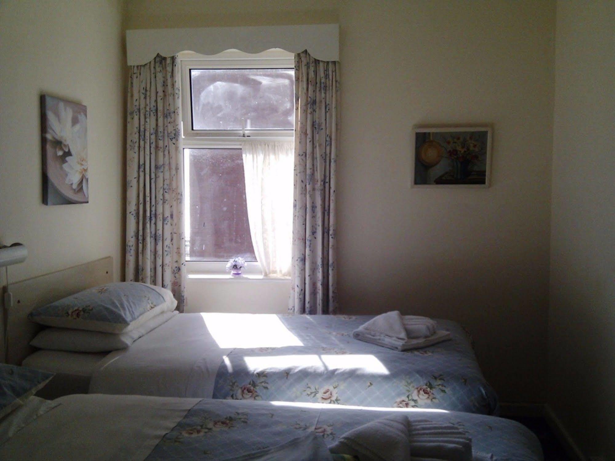 The Highfield Private Hotel Blackpool Exteriör bild