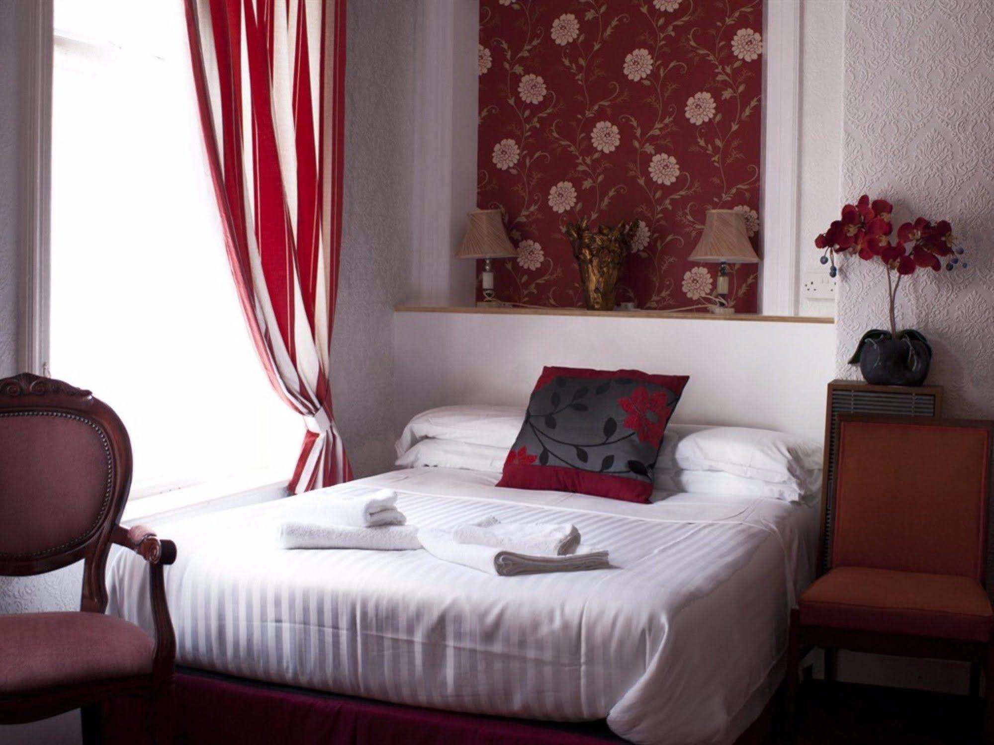 The Highfield Private Hotel Blackpool Exteriör bild