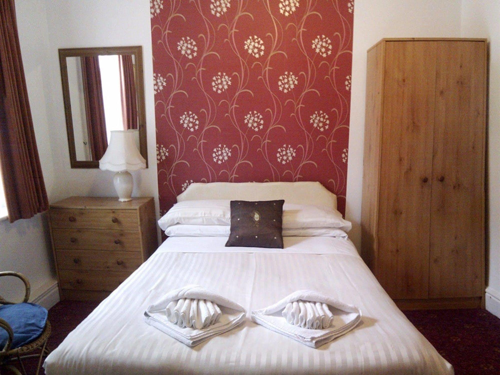 The Highfield Private Hotel Blackpool Exteriör bild