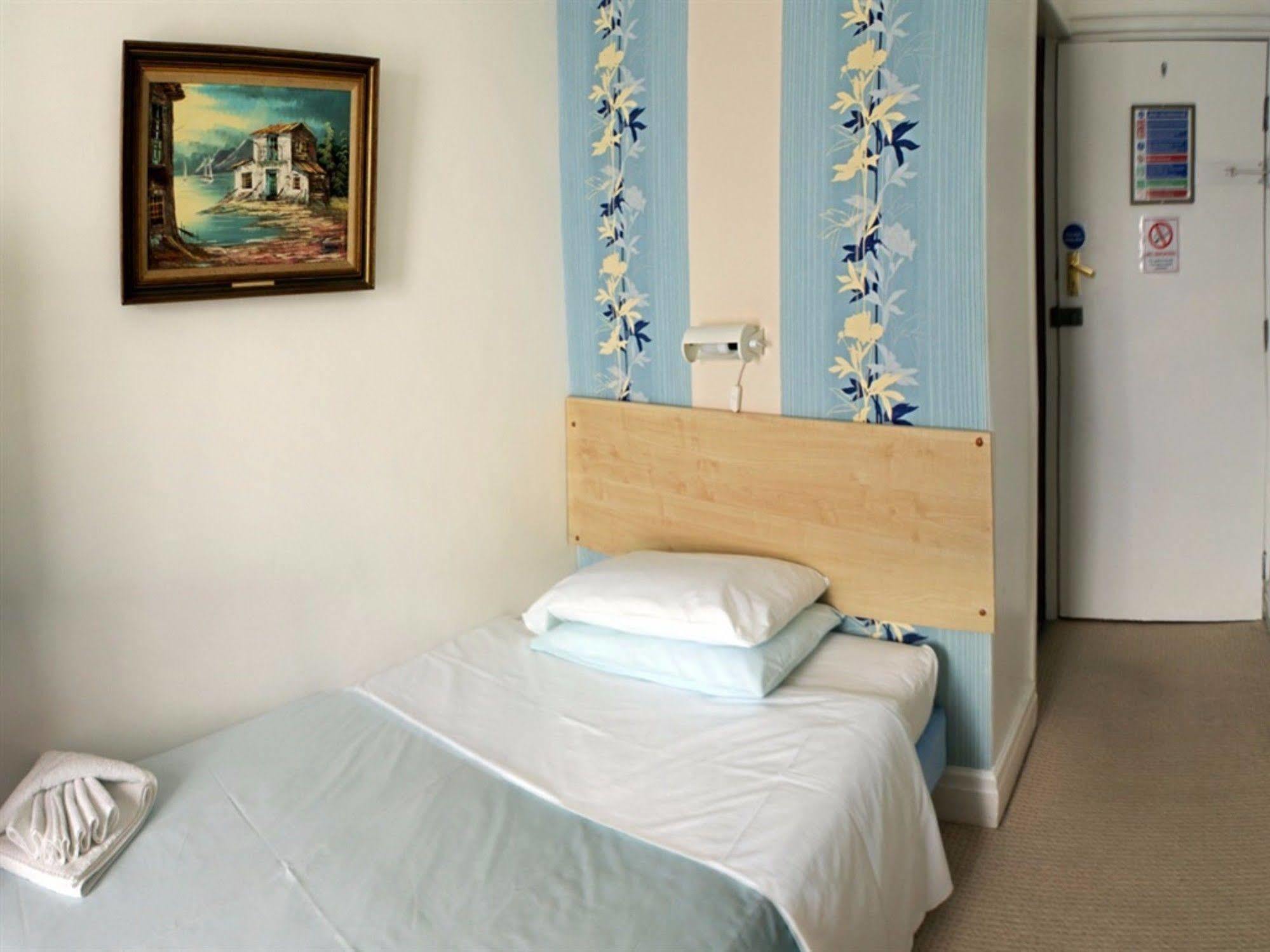 The Highfield Private Hotel Blackpool Exteriör bild