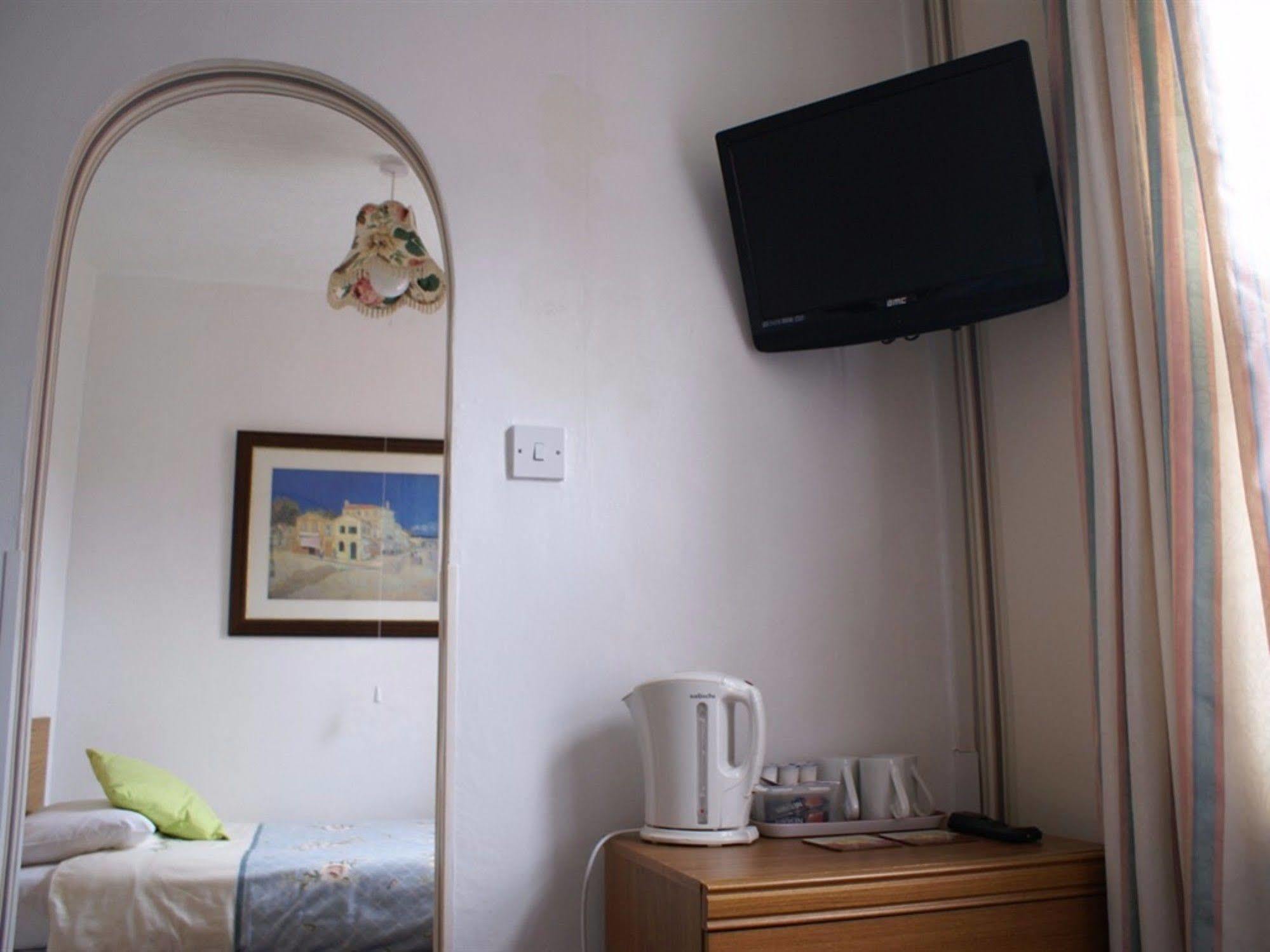 The Highfield Private Hotel Blackpool Exteriör bild
