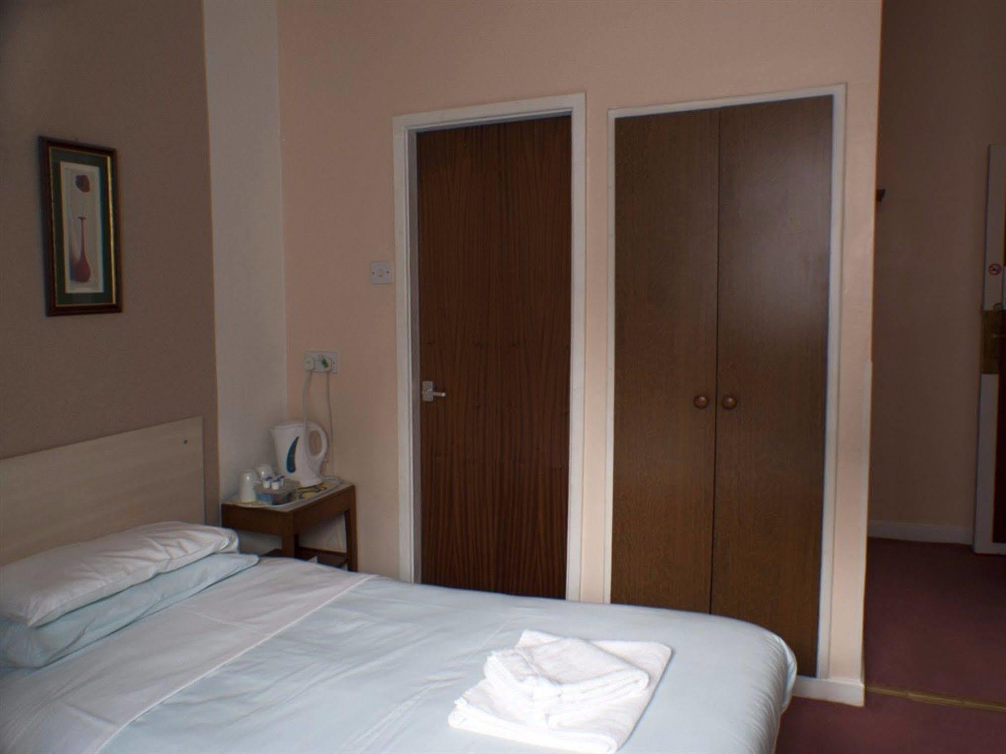 The Highfield Private Hotel Blackpool Exteriör bild