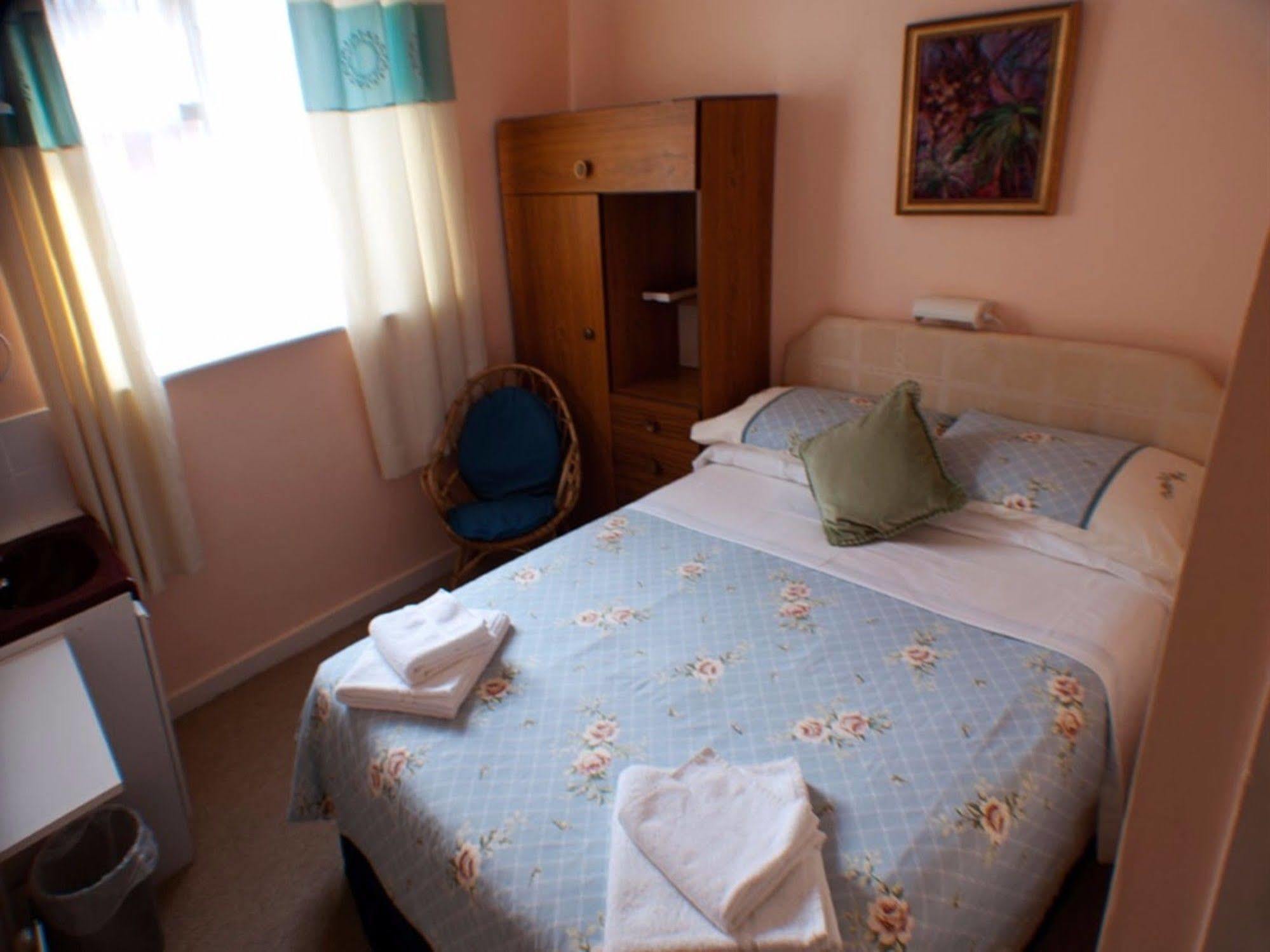 The Highfield Private Hotel Blackpool Exteriör bild