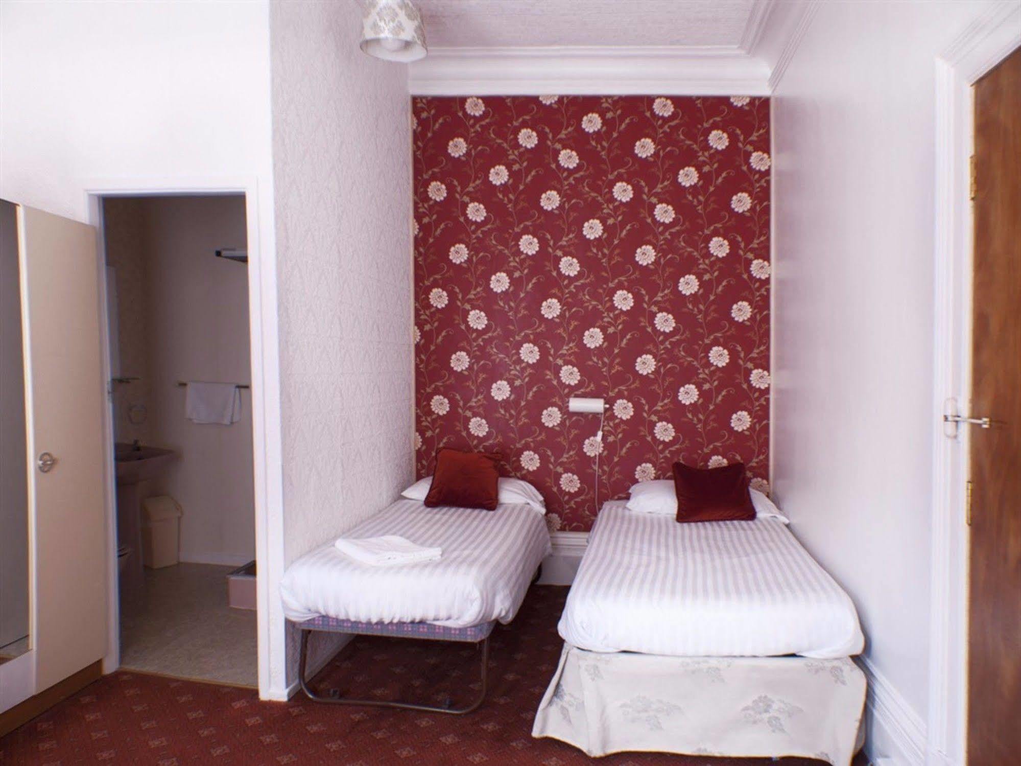 The Highfield Private Hotel Blackpool Exteriör bild