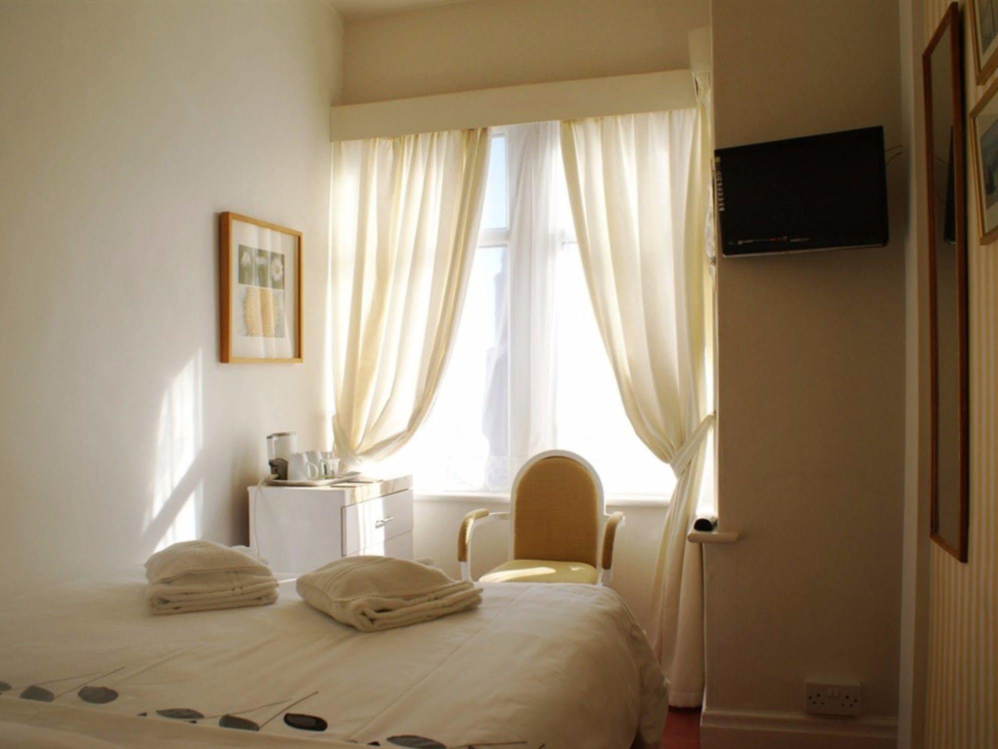The Highfield Private Hotel Blackpool Exteriör bild