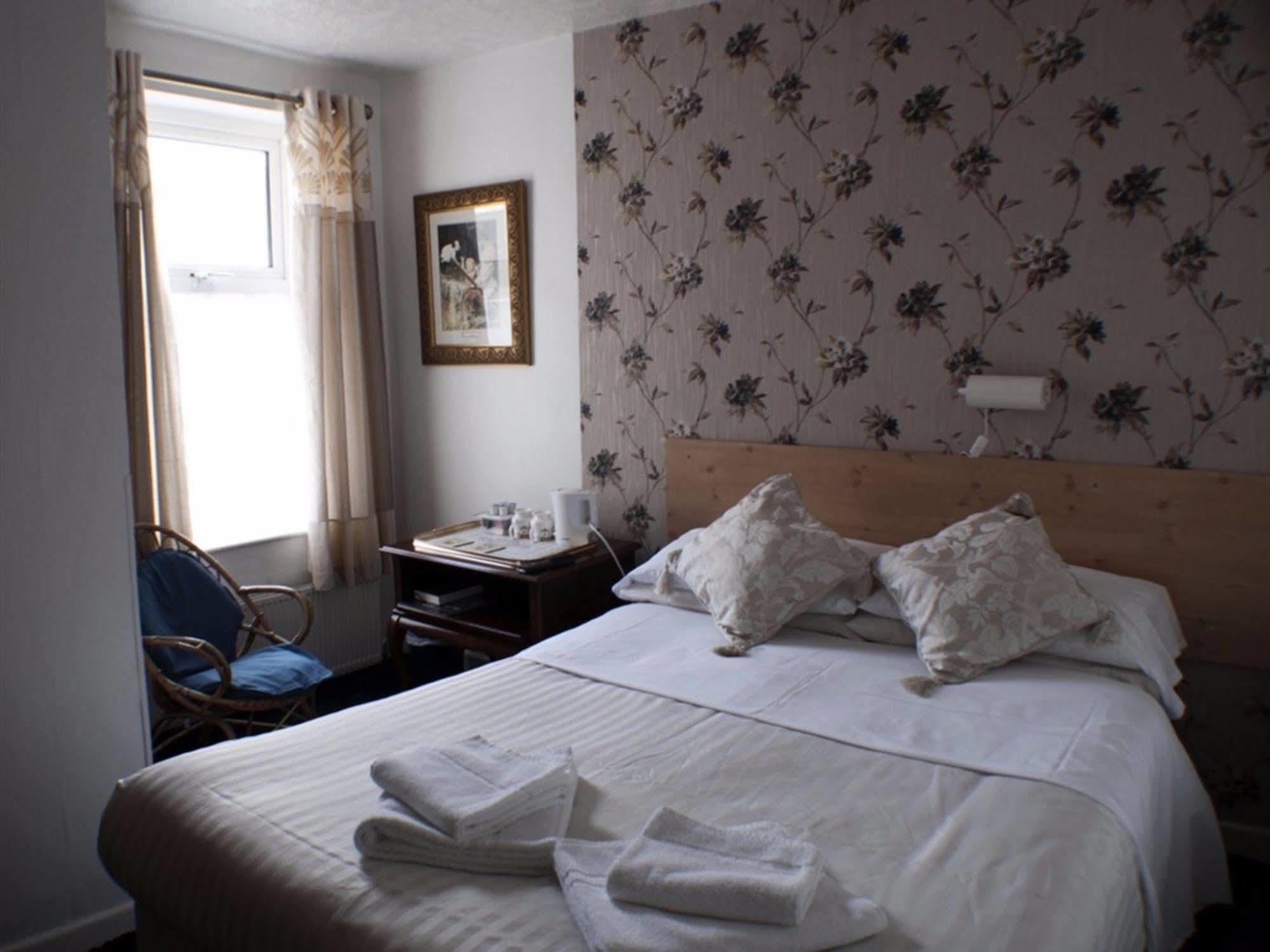 The Highfield Private Hotel Blackpool Exteriör bild