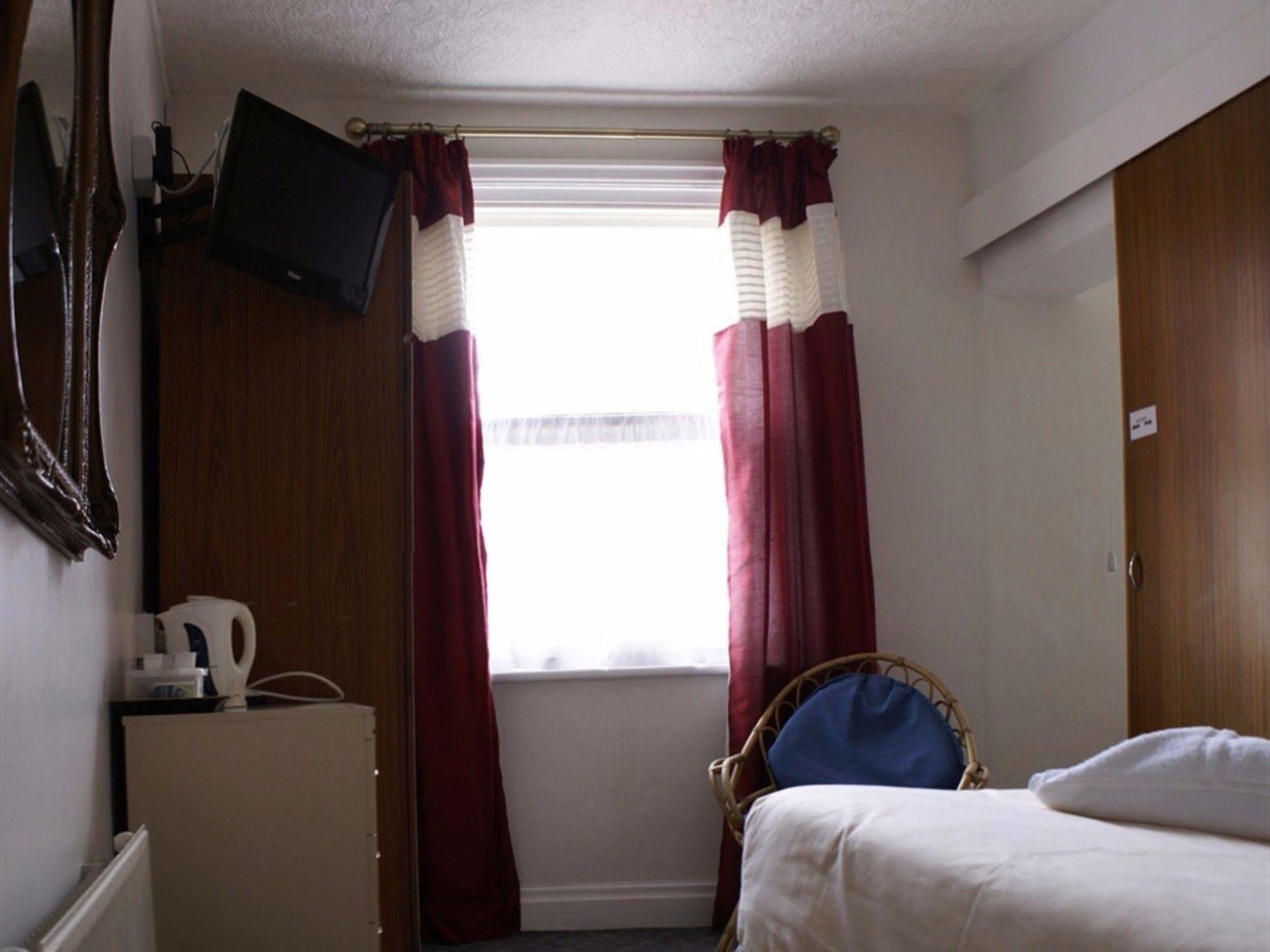 The Highfield Private Hotel Blackpool Exteriör bild