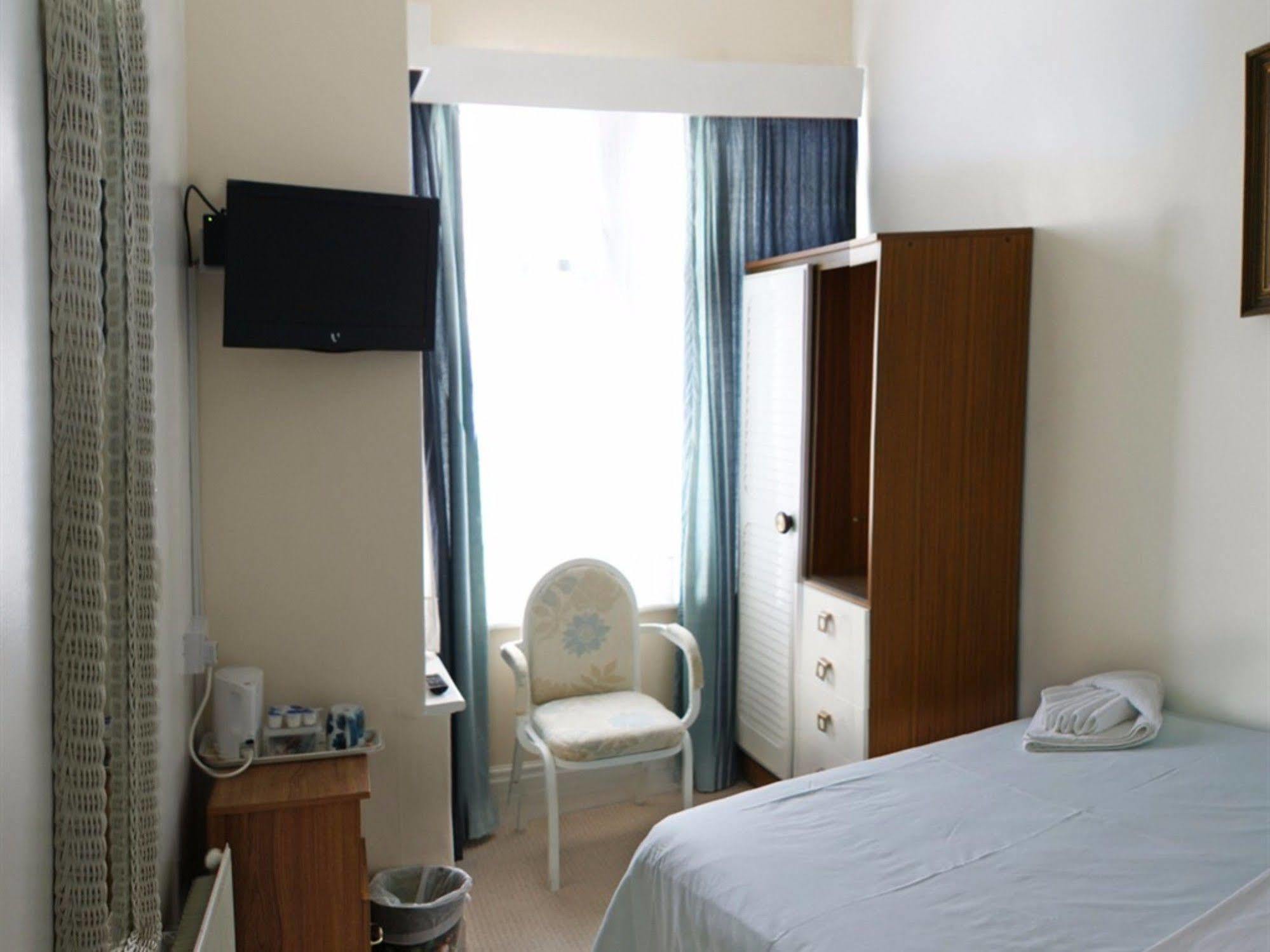 The Highfield Private Hotel Blackpool Exteriör bild